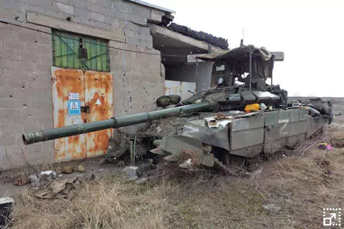 Zerstörter russischer T-72 in Mariupol (2022)